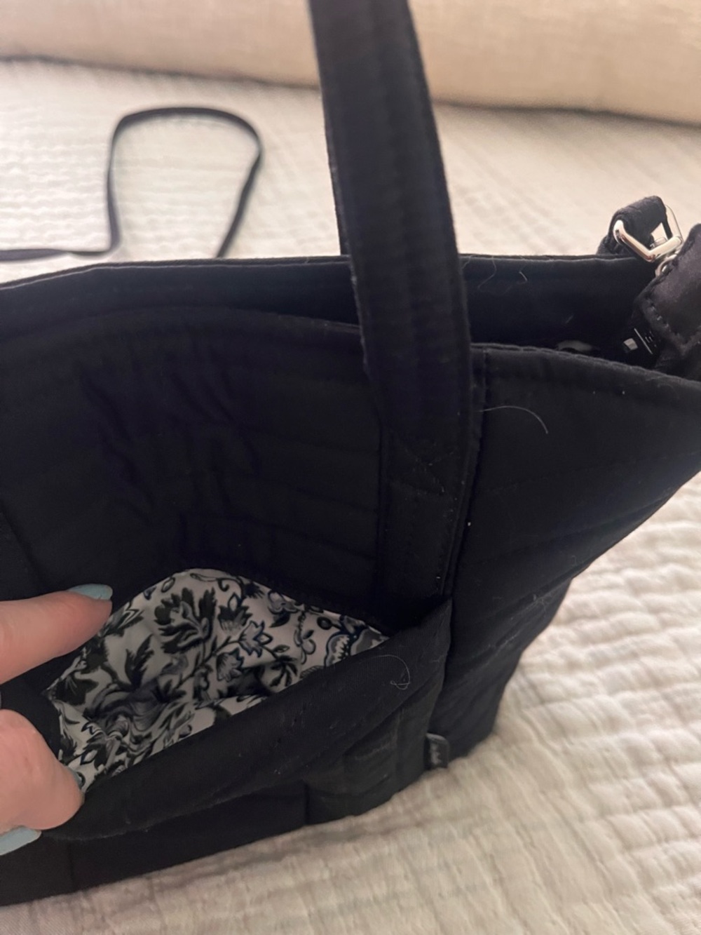 Vera Bradley Black Quilted mini bag/Crossbody Bag - Picture 5 of 13
